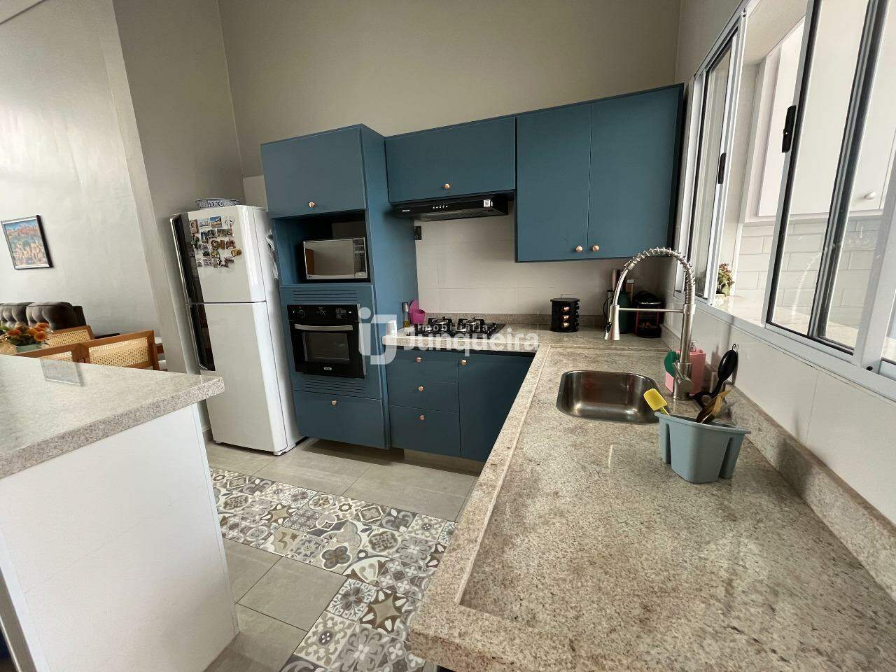 Casa à venda, 3 quartos, sendo 1 suíte, 2 vagas, no bairro Jardim São Francisco em Piracicaba - SP