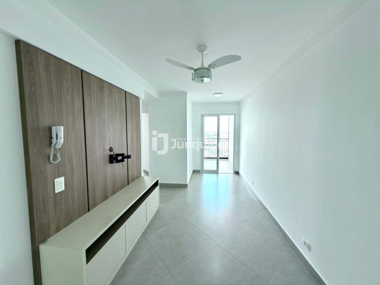 Apartamento à venda no Plaza Mayor, 2 quartos, sendo 1 suíte, 2 vagas, no bairro Plaza Mayor em Piracicaba - SP