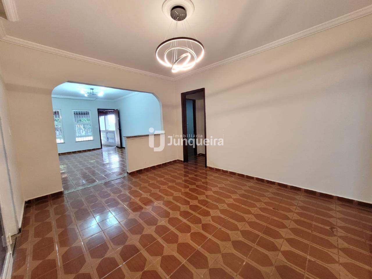 Casa para alugar, 2 quartos, 1 vaga, no bairro Vila Rezende em Piracicaba - SP