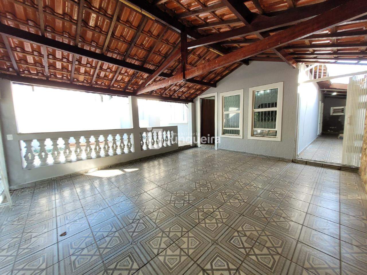 Casa para alugar, 2 quartos, 1 vaga, no bairro Vila Rezende em Piracicaba - SP