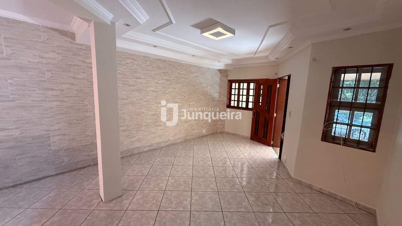 Casa para alugar, 3 quartos, sendo 1 suíte, 2 vagas, no bairro Loteamento Santa Rosa em Piracicaba - SP