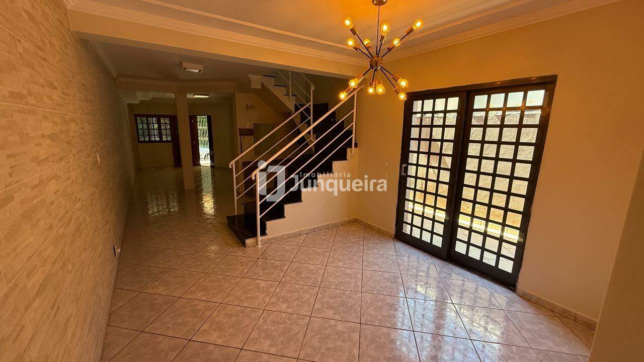 Casa para alugar, 3 quartos, sendo 1 suíte, 2 vagas, no bairro Loteamento Santa Rosa em Piracicaba - SP