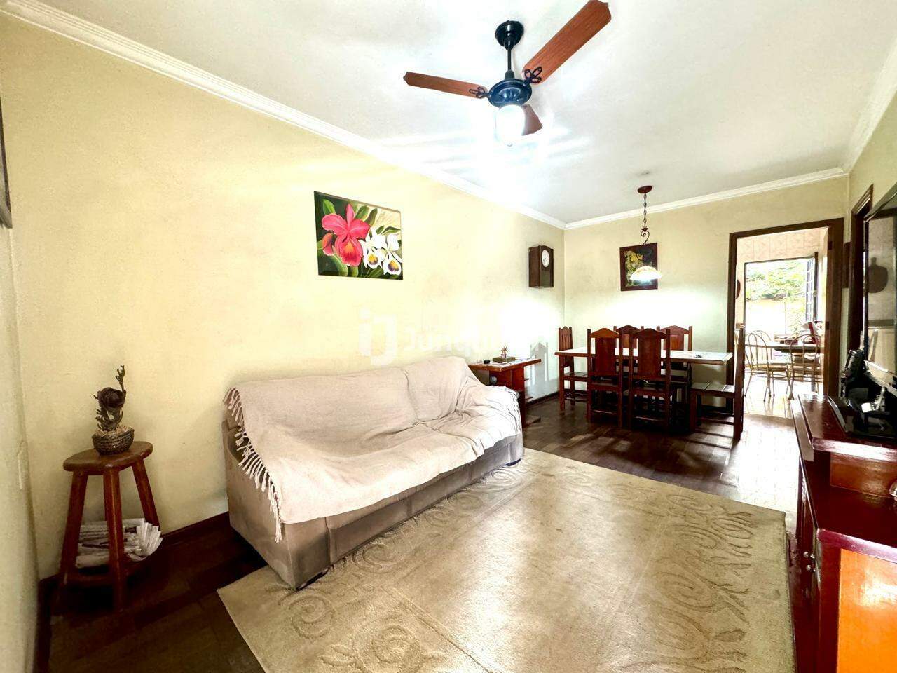 Casa à venda, 3 quartos, sendo 1 suíte, 6 vagas, no bairro Nova Piracicaba em Piracicaba - SP