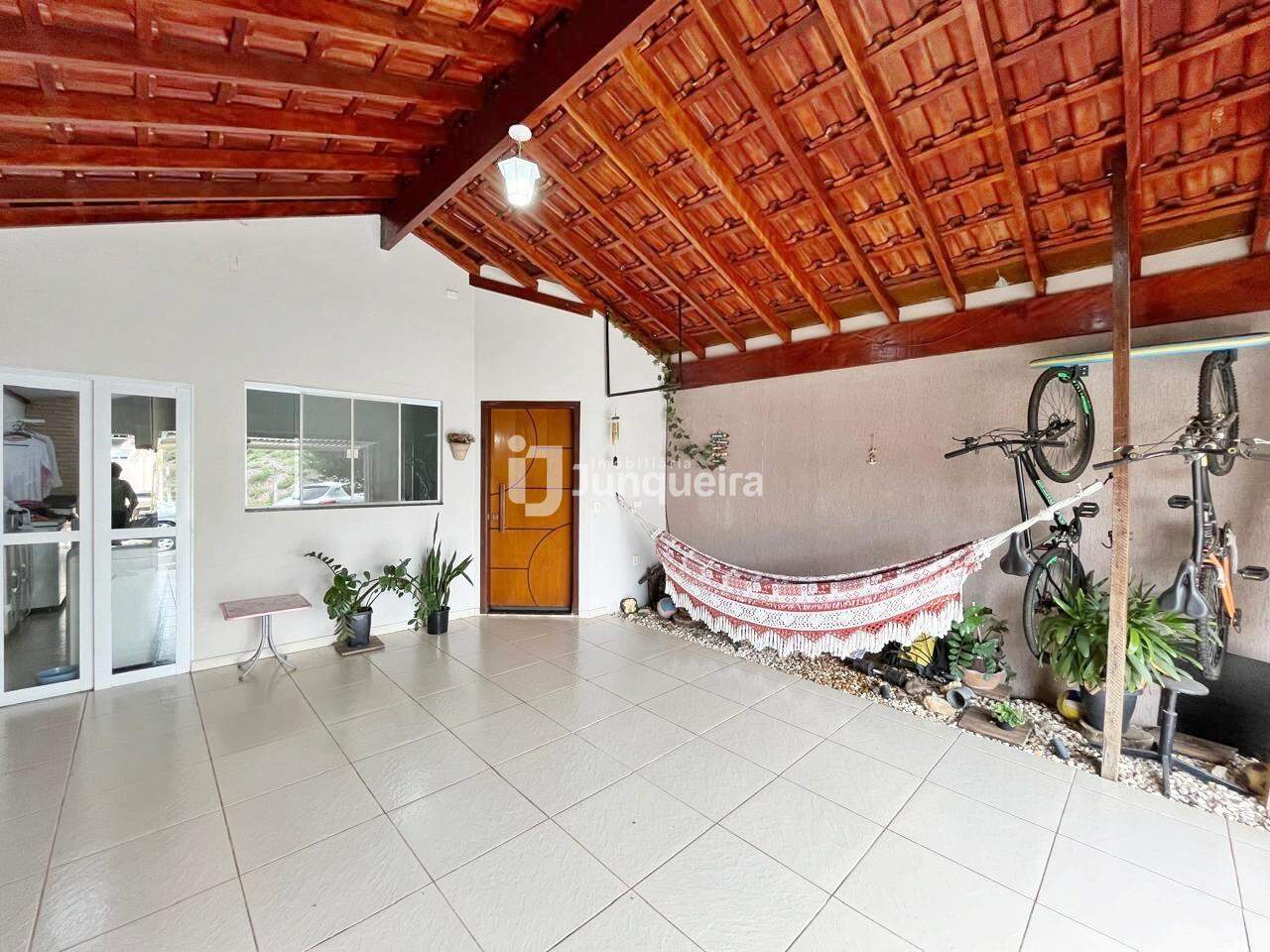 Casa à venda, 3 quartos, sendo 1 suíte, 2 vagas, no bairro Parque Residencial Monte Rey III em Piracicaba - SP