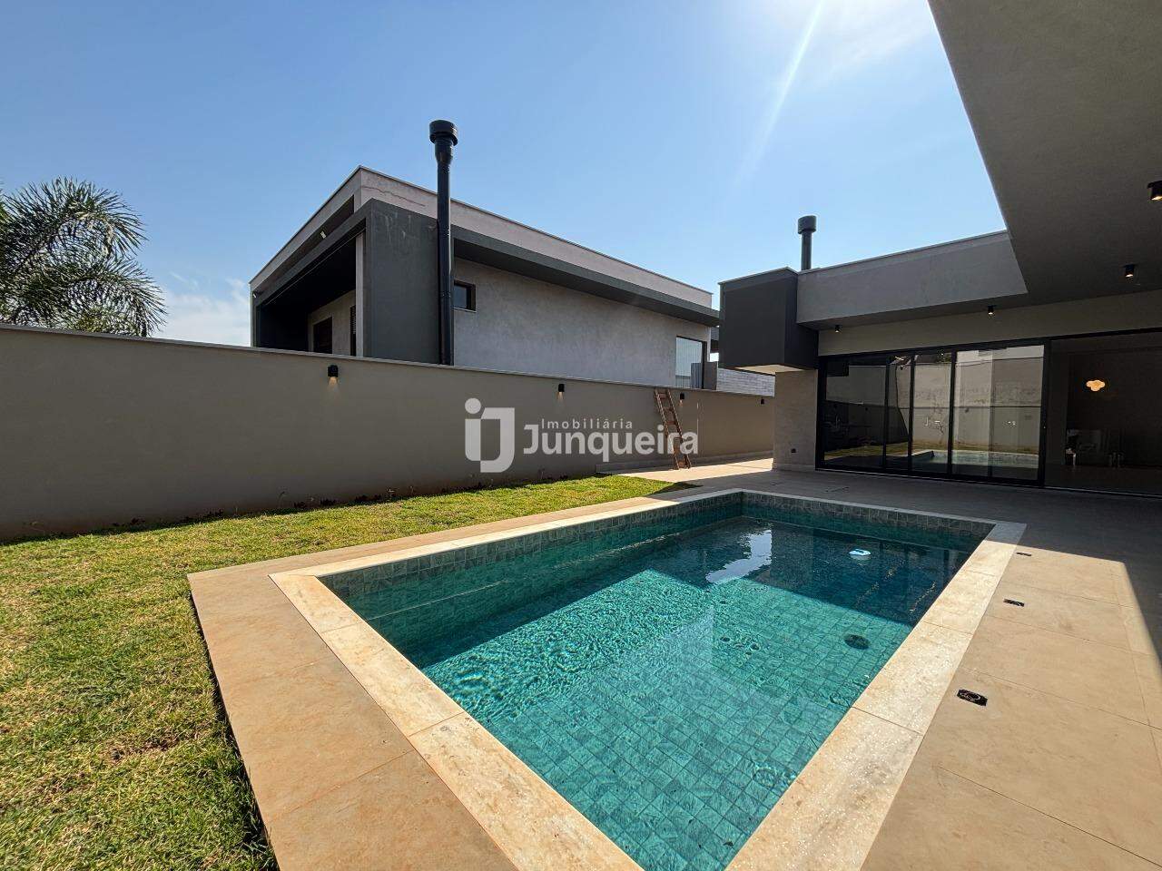 Casa em Condomínio à venda no Morada do Engenho, 3 quartos, sendo 3 suítes, 4 vagas, no bairro Morada do Engenho  em Piracicaba - SP