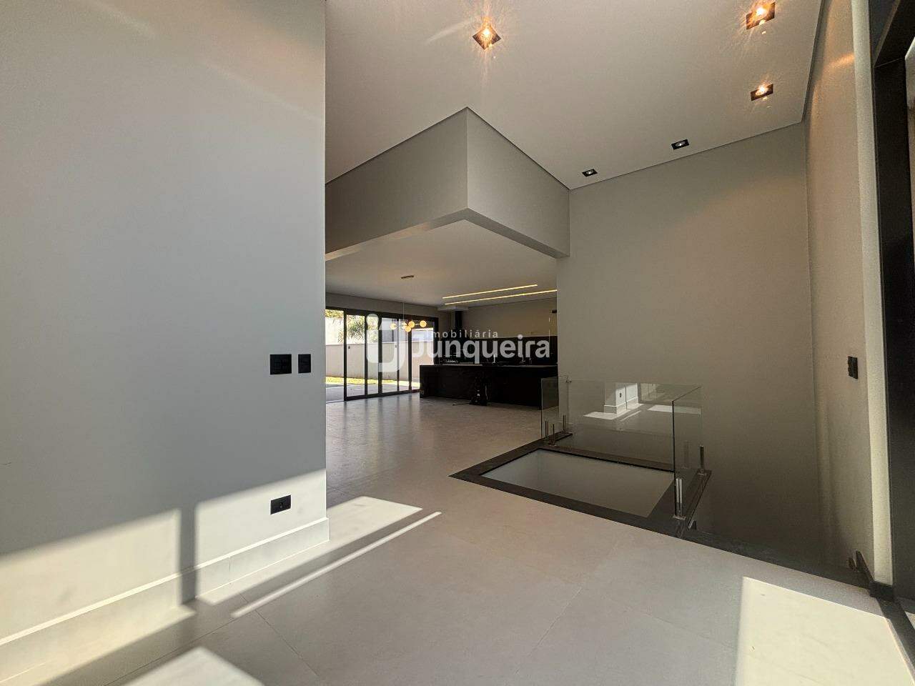 Casa em Condomínio à venda no Morada do Engenho, 3 quartos, sendo 3 suítes, 4 vagas, no bairro Morada do Engenho  em Piracicaba - SP