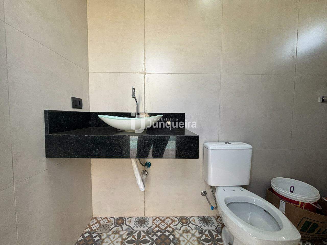 Casa em Condomínio à venda no Parque dos Ypes , 3 quartos, sendo 1 suíte, 4 vagas, no bairro Parque dos Ypes em Piracicaba - SP