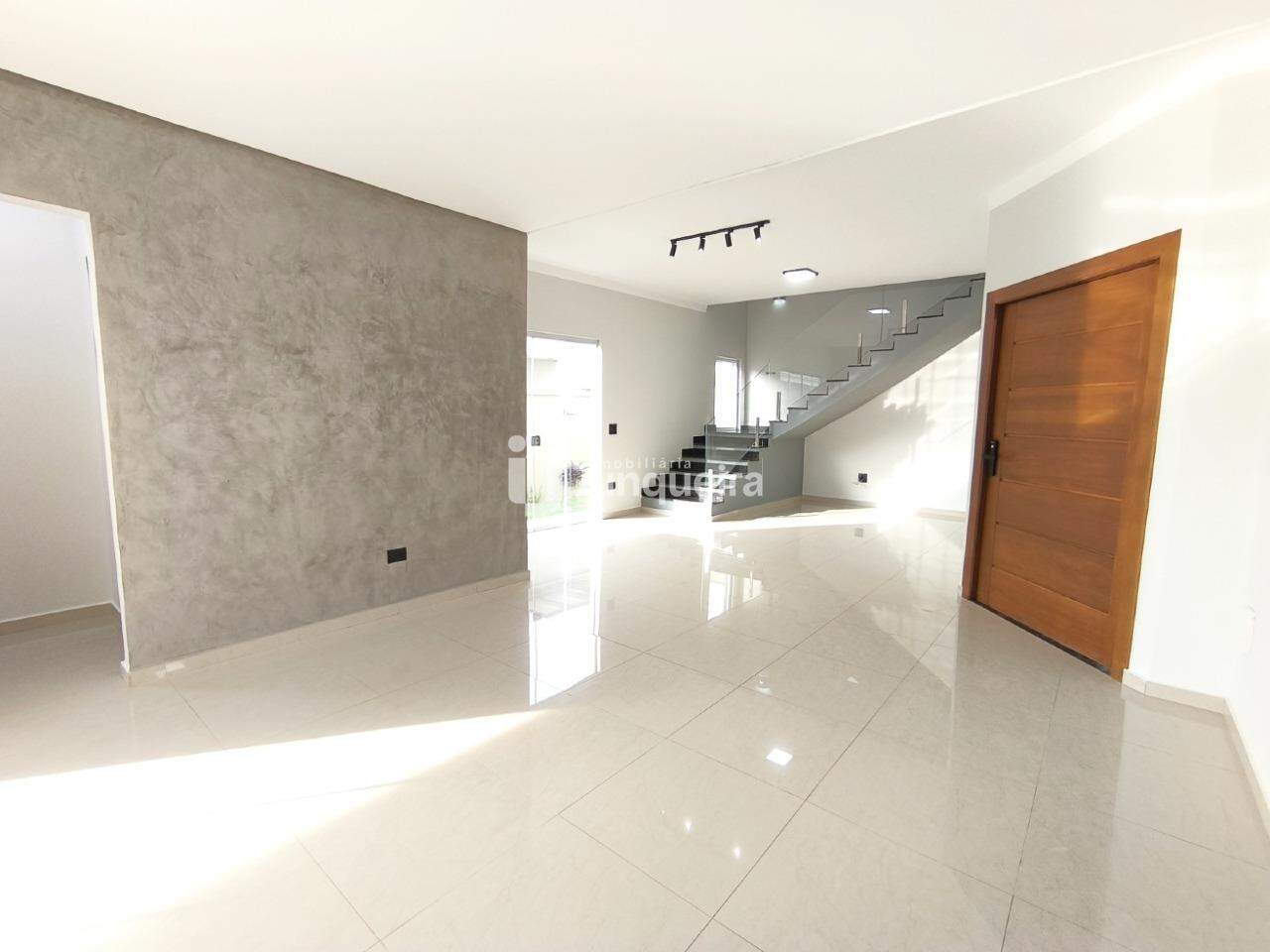 Casa em Condomínio à venda no Parque dos Ypes , 3 quartos, sendo 1 suíte, 4 vagas, no bairro Parque dos Ypes em Piracicaba - SP