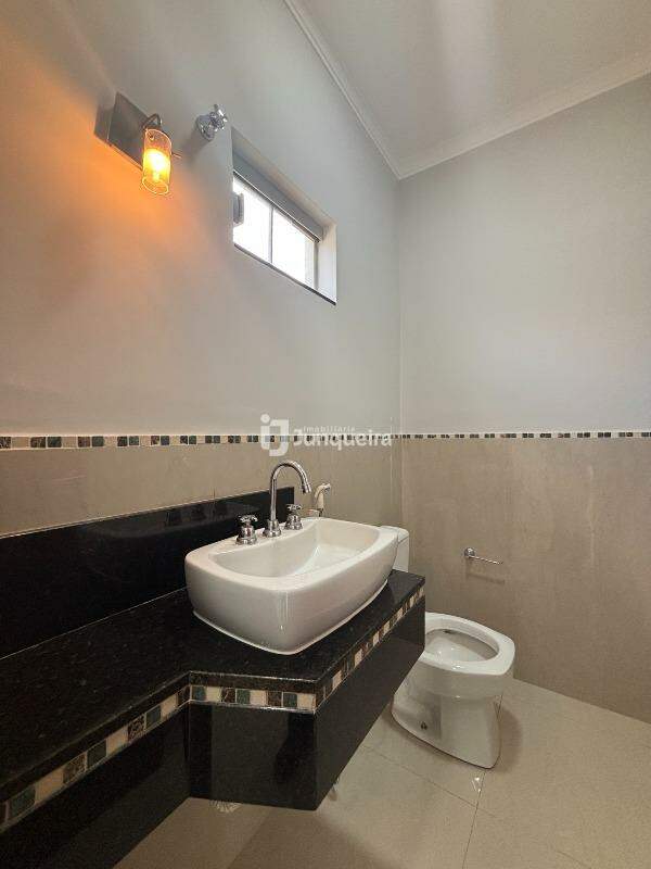 Casa em Condomínio à venda no Parque dos Ypes , 3 quartos, sendo 1 suíte, 4 vagas, no bairro Parque dos Ypes em Piracicaba - SP