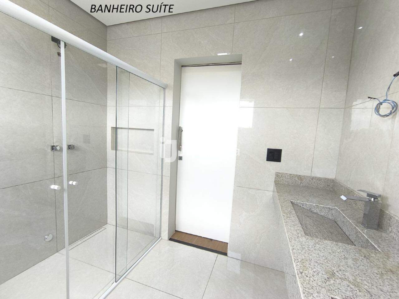 Casa em Condomínio à venda no Parque dos Ypes , 3 quartos, sendo 1 suíte, 4 vagas, no bairro Parque dos Ypes em Piracicaba - SP