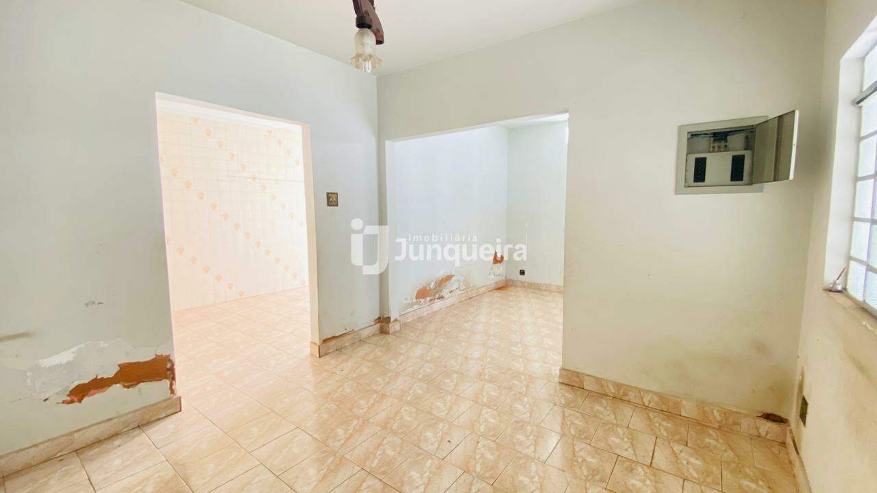 Casa à venda, 2 quartos, 2 vagas, no bairro Vila Rezende em Piracicaba - SP