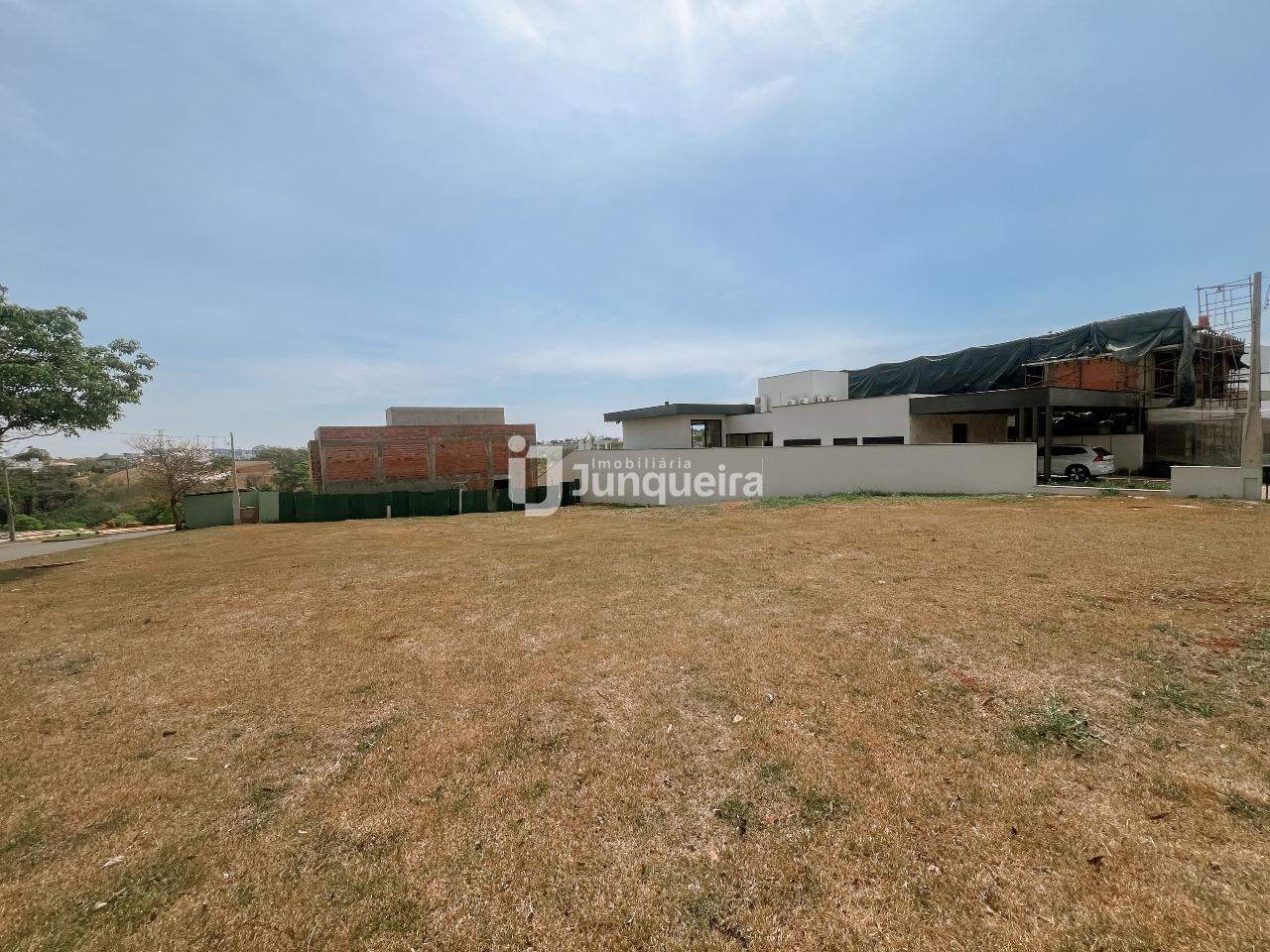 Terreno em Condomínio à venda no Villa Bela Vista, no bairro Villa Bela Vista em Piracicaba - SP