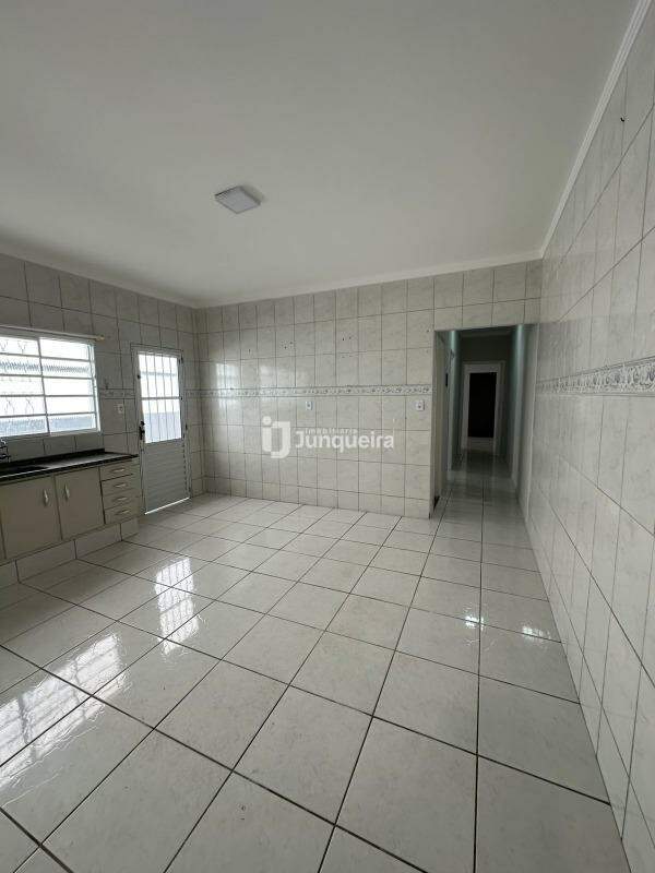 Casa à venda, 2 quartos, sendo 1 suíte, 2 vagas, no bairro Park Monte Rey II em Piracicaba - SP