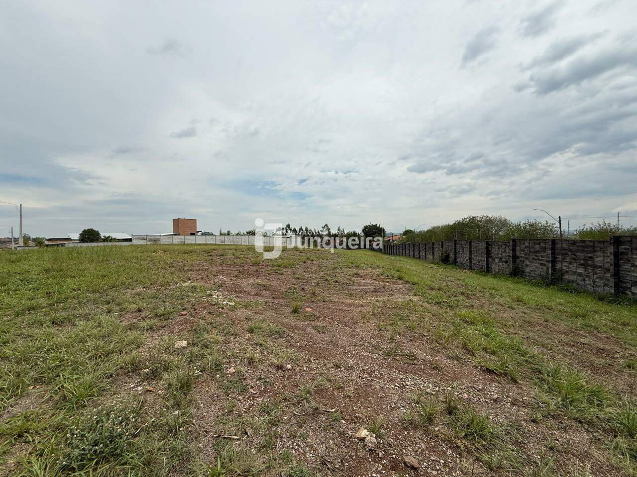 Terreno em Condomínio à venda no Park Campestre II, no bairro Campestre em Piracicaba - SP