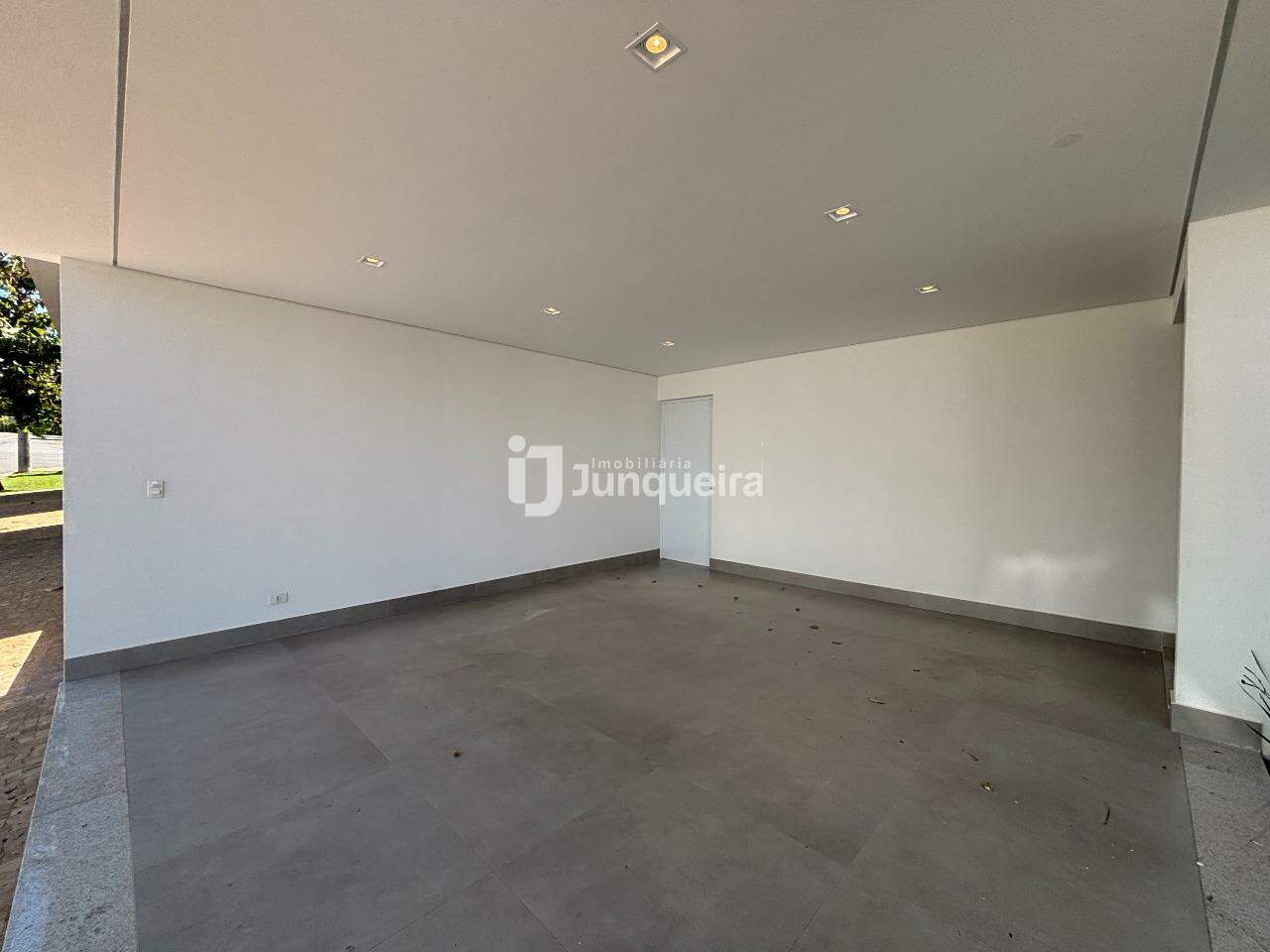 Casa em Condomínio à venda no Mônaco, 3 quartos, sendo 1 suíte, 2 vagas, no bairro Mônaco  em Piracicaba - SP