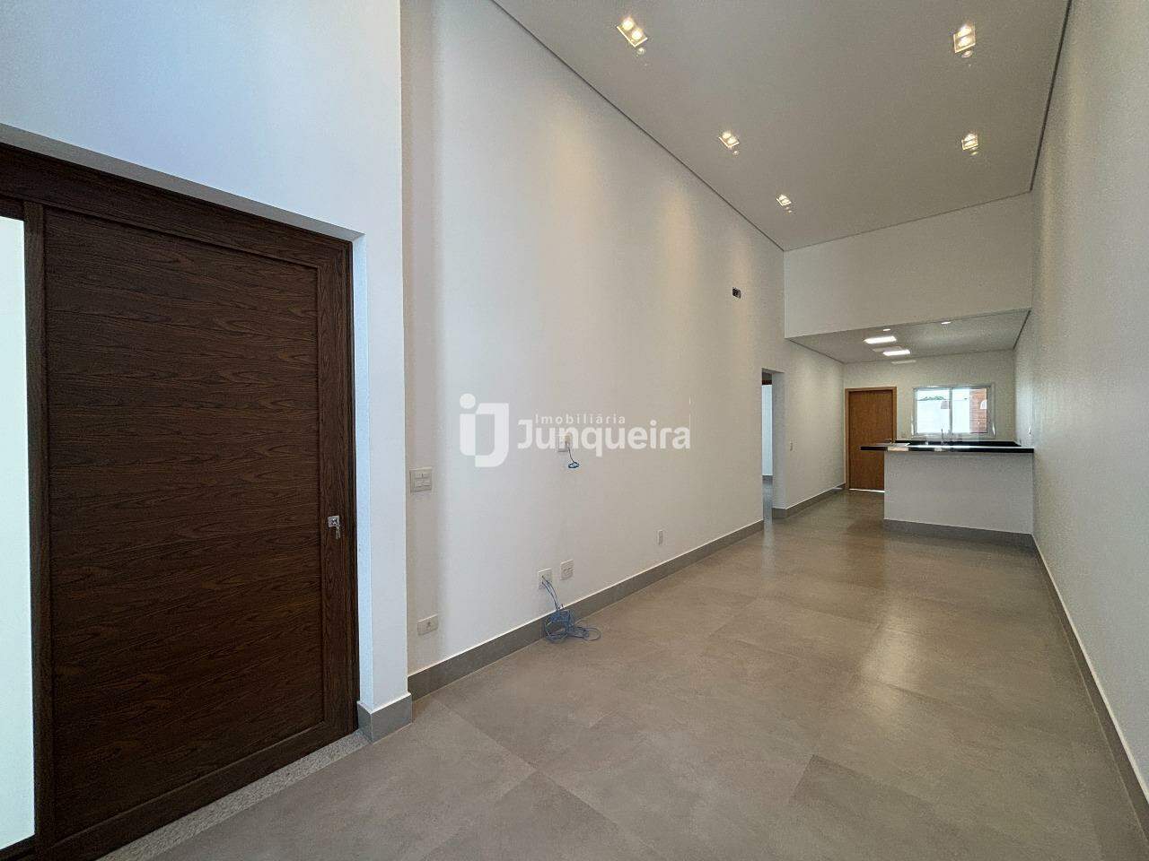 Casa em Condomínio à venda no Mônaco, 3 quartos, sendo 1 suíte, 2 vagas, no bairro Mônaco  em Piracicaba - SP