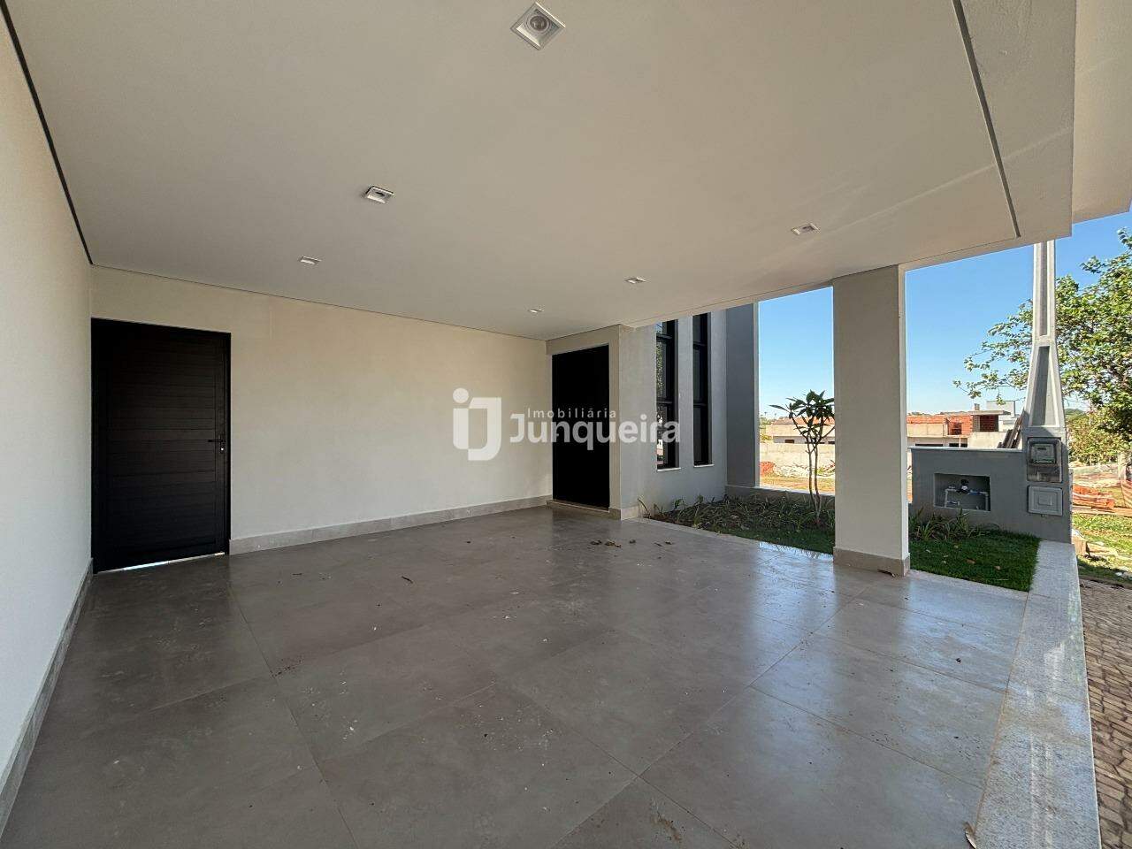 Casa em Condomínio à venda no Mônaco, 3 quartos, sendo 1 suíte, 2 vagas, no bairro Mônaco  em Piracicaba - SP