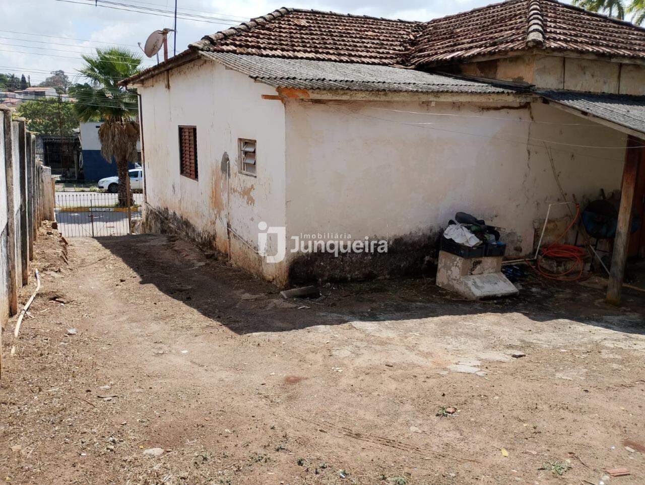 Terreno à venda, no bairro Centro em Rio das Pedras - SP