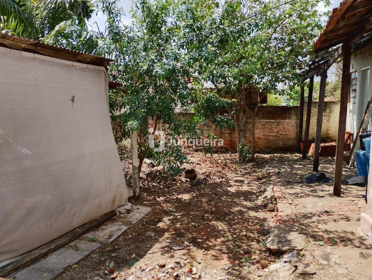 Terreno à venda, no bairro Centro em Rio das Pedras - SP