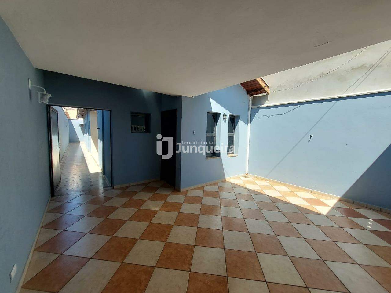 Casa para alugar, 2 quartos, sendo 1 suíte, 1 vaga, no bairro Água Branca em Piracicaba - SP