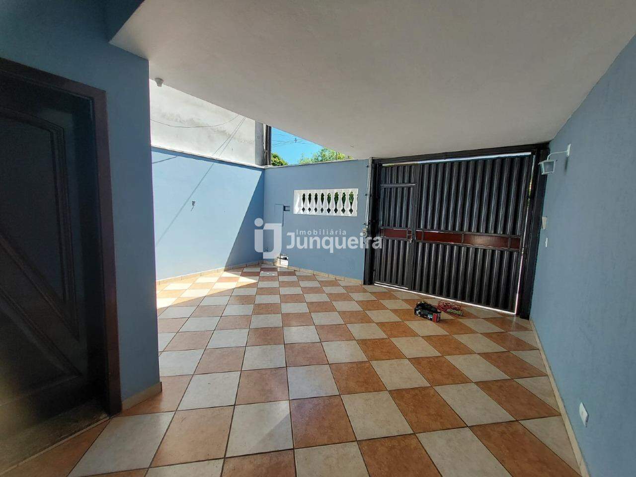 Casa para alugar, 2 quartos, sendo 1 suíte, 1 vaga, no bairro Água Branca em Piracicaba - SP