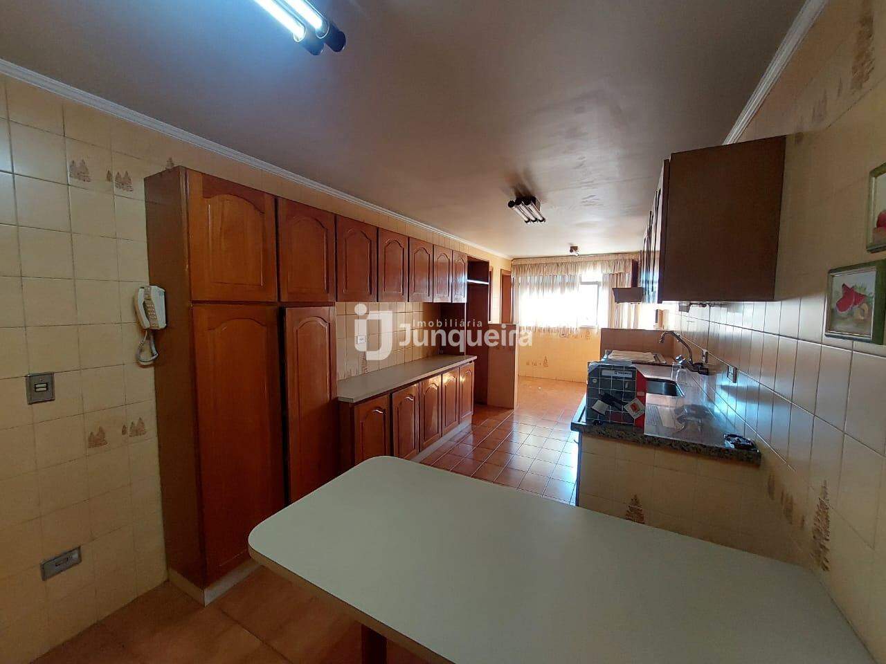 Apartamento para alugar no Edifício Paul Ricard, 3 quartos, sendo 1 suíte, 2 vagas, no bairro Cidade Alta em Piracicaba - SP