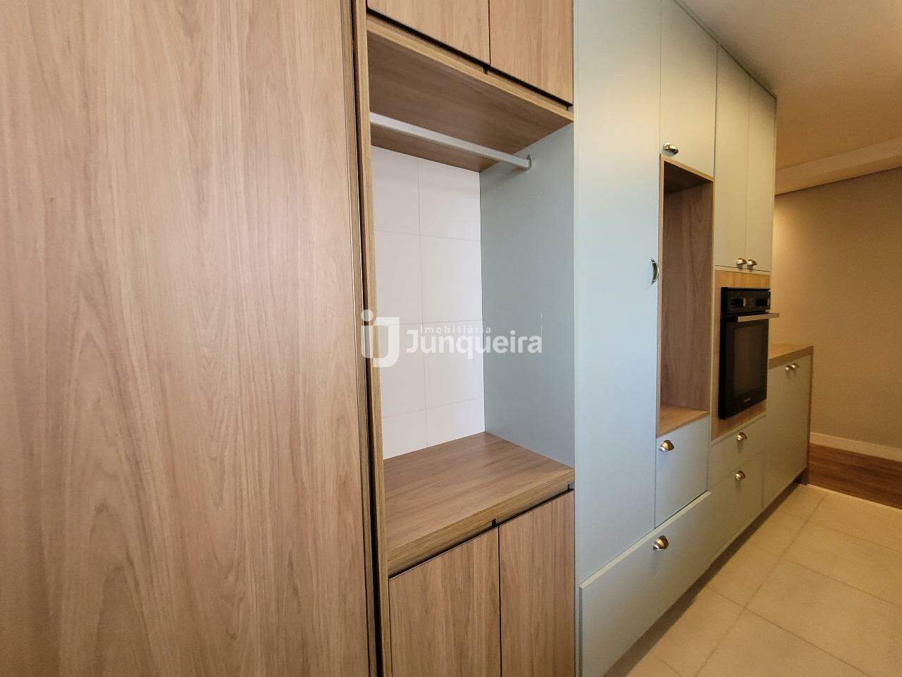 Apartamento para alugar no Praça das Araucárias, 3 quartos, sendo 1 suíte, 2 vagas, no bairro São Dimas em Piracicaba - SP