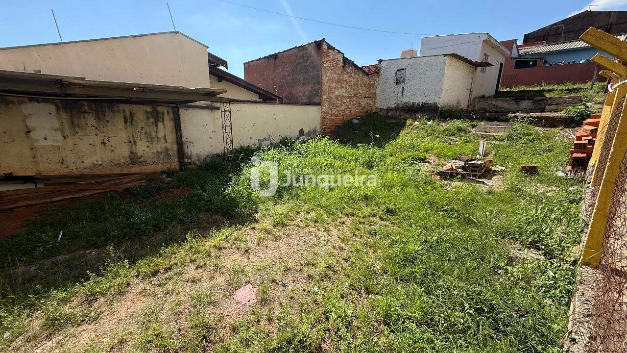 Casa para alugar, 1 quarto, 1 vaga, no bairro Jaraguá em Piracicaba - SP