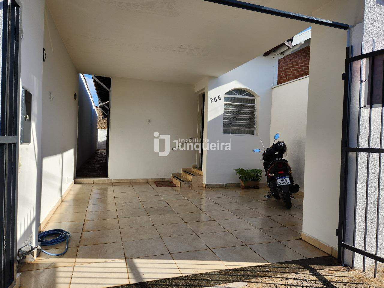Casa à venda, 2 quartos, 1 vaga, no bairro Jardim Caxambu em Piracicaba - SP