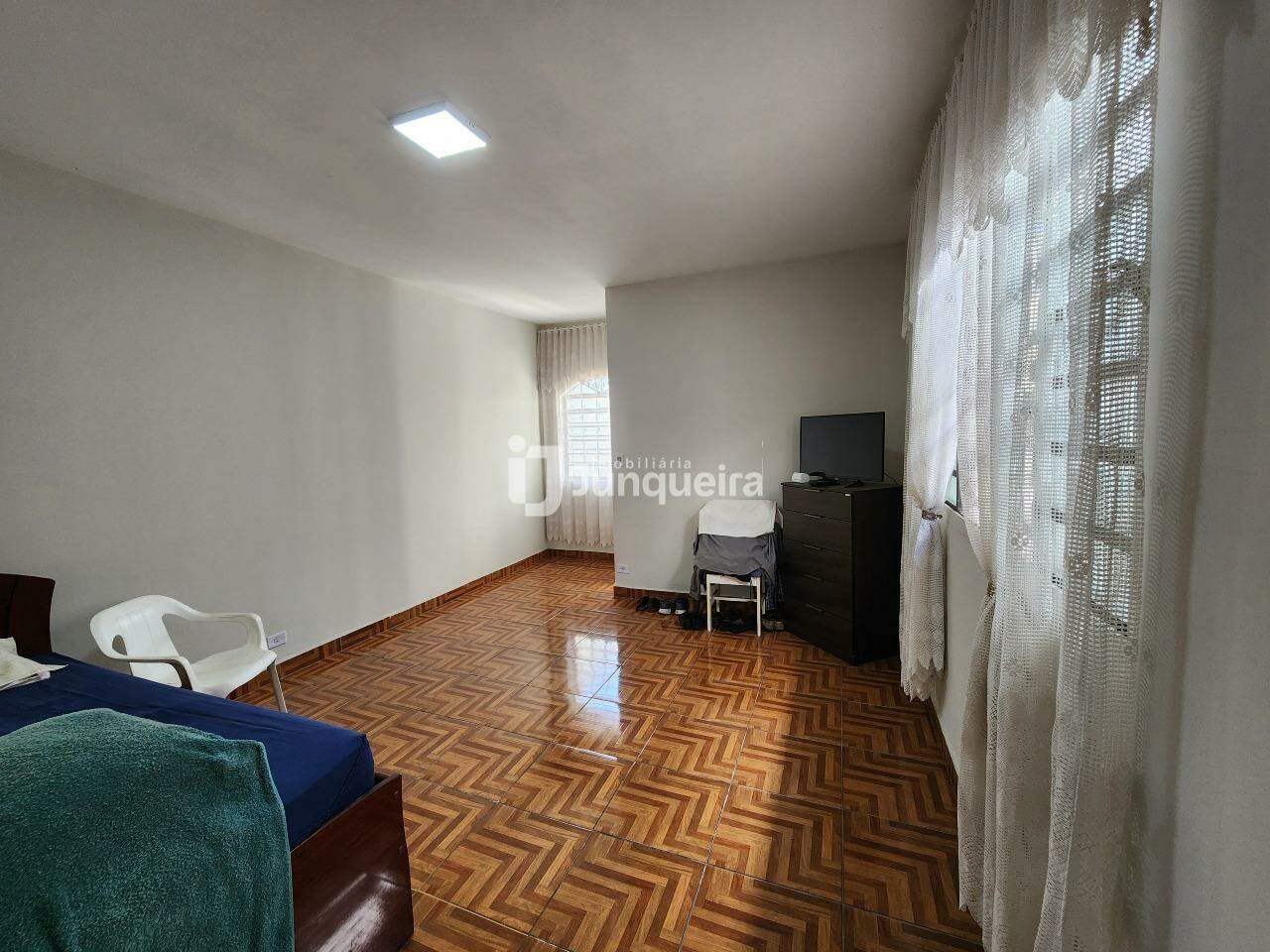 Casa à venda, 2 quartos, 1 vaga, no bairro Jardim Caxambu em Piracicaba - SP