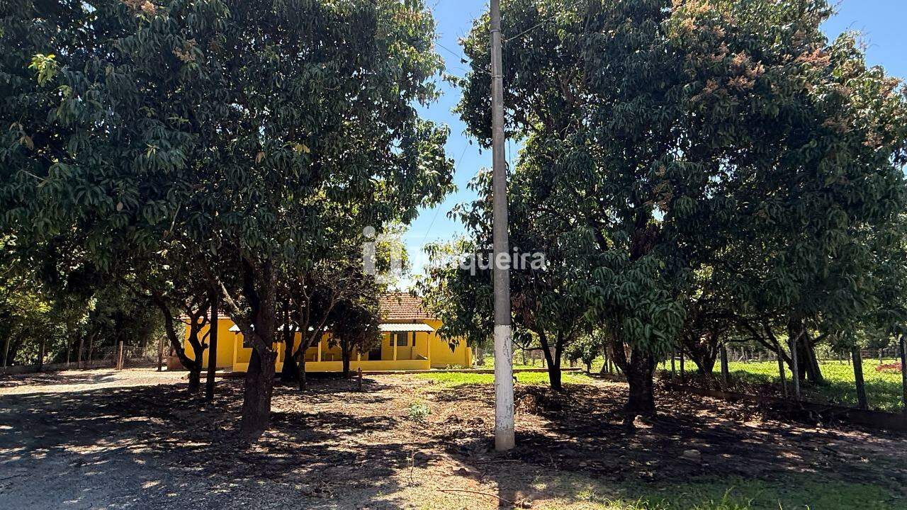 Chácara para alugar, 3 quartos, sendo 2 suítes, 1 vaga, no bairro Santa Terezinha em Piracicaba - SP