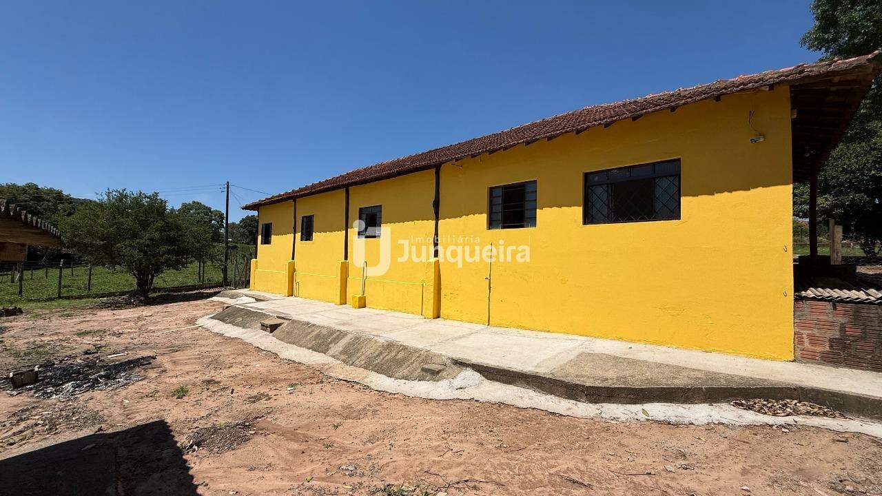 Chácara para alugar, 3 quartos, sendo 2 suítes, 1 vaga, no bairro Santa Terezinha em Piracicaba - SP