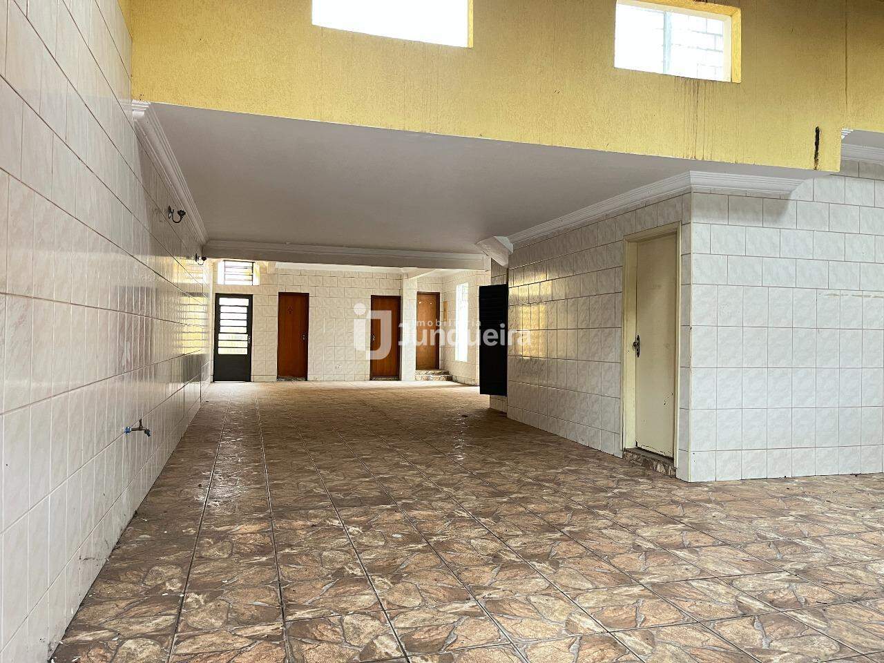 Casa à venda, 3 quartos, sendo 3 suítes, 6 vagas, no bairro Alemães em Piracicaba - SP