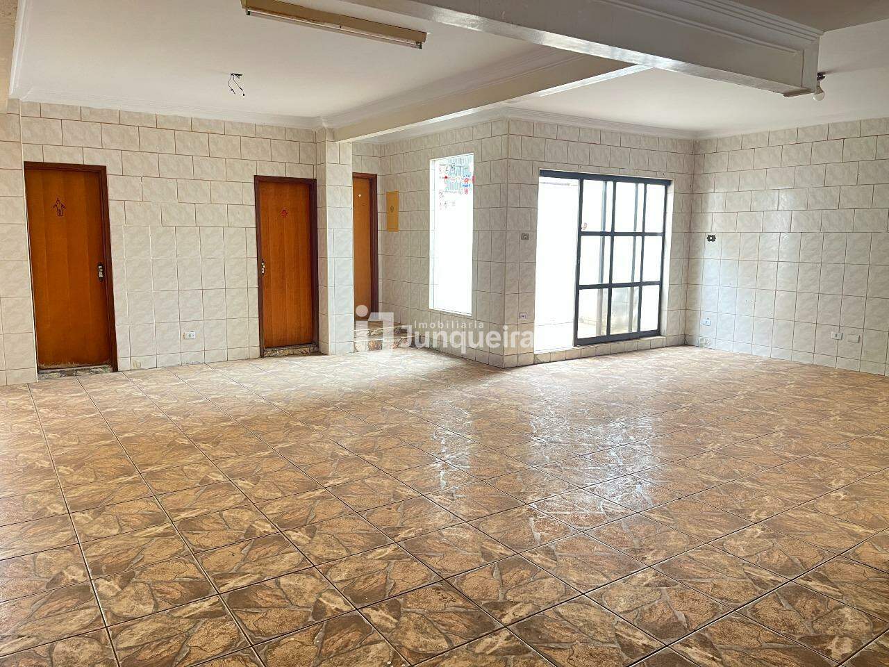 Casa à venda, 3 quartos, sendo 3 suítes, 6 vagas, no bairro Alemães em Piracicaba - SP