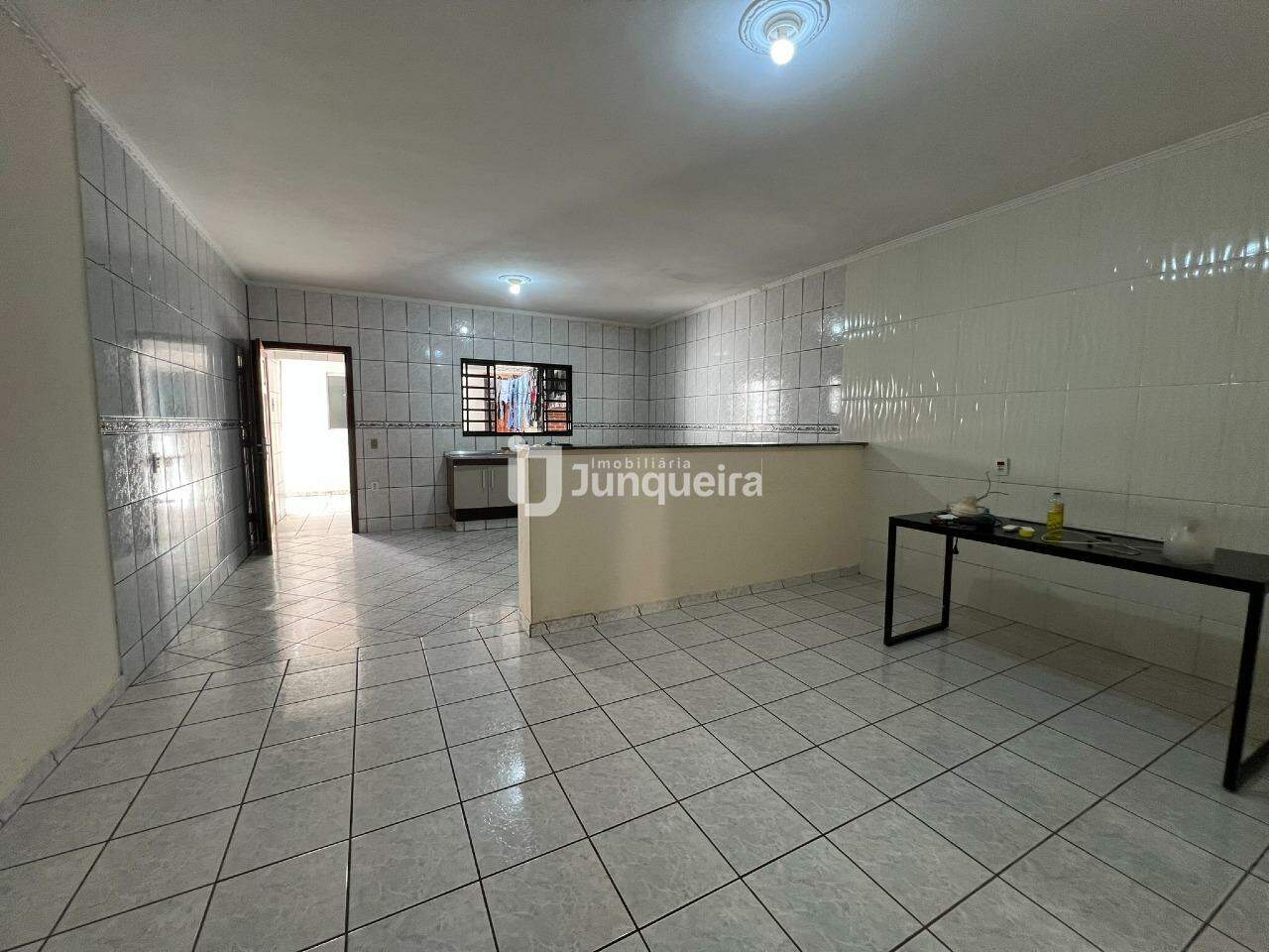 Casa para alugar, 3 quartos, sendo 1 suíte, 2 vagas, no bairro Residencial Bom Jardim em Rio das Pedras - SP