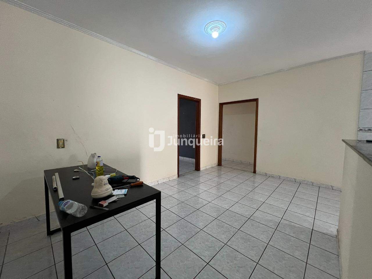 Casa para alugar, 3 quartos, sendo 1 suíte, 2 vagas, no bairro Residencial Bom Jardim em Rio das Pedras - SP