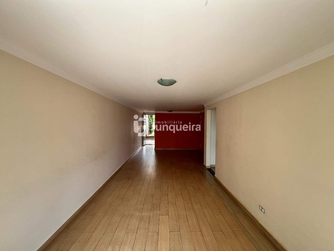 Casa à venda, 4 quartos, sendo 2 suítes, 2 vagas, no bairro Cidade Alta em Piracicaba - SP