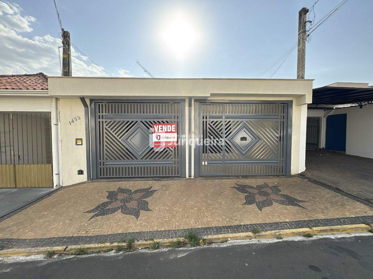 Casa à venda, 4 quartos, sendo 2 suítes, 2 vagas, no bairro Cidade Alta em Piracicaba - SP