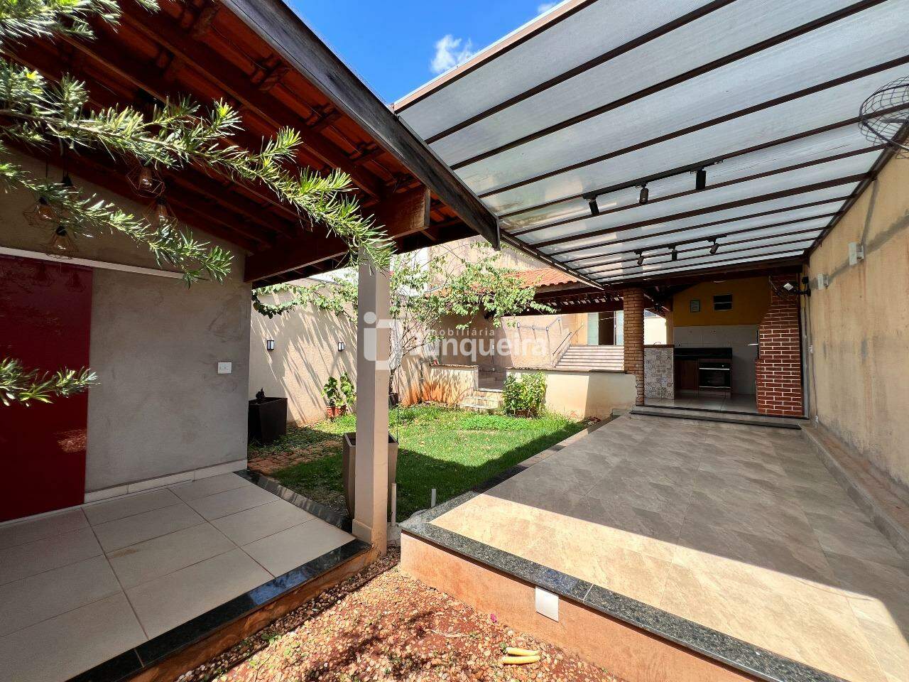 Casa à venda, 4 quartos, sendo 2 suítes, 2 vagas, no bairro Cidade Alta em Piracicaba - SP