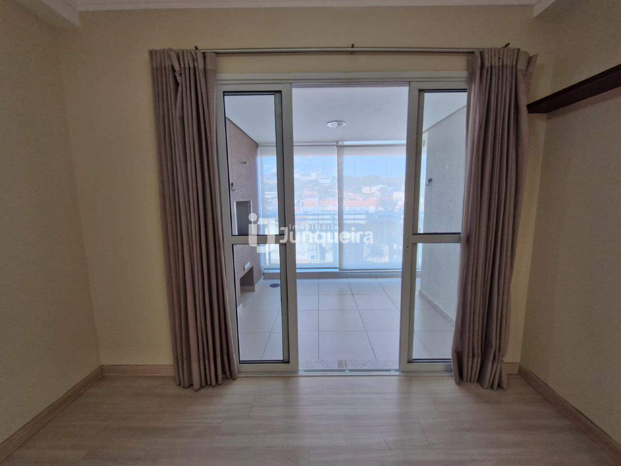 Apartamento à venda no Saint Louis, 3 quartos, sendo 1 suíte, 2 vagas, no bairro Centro em Piracicaba - SP