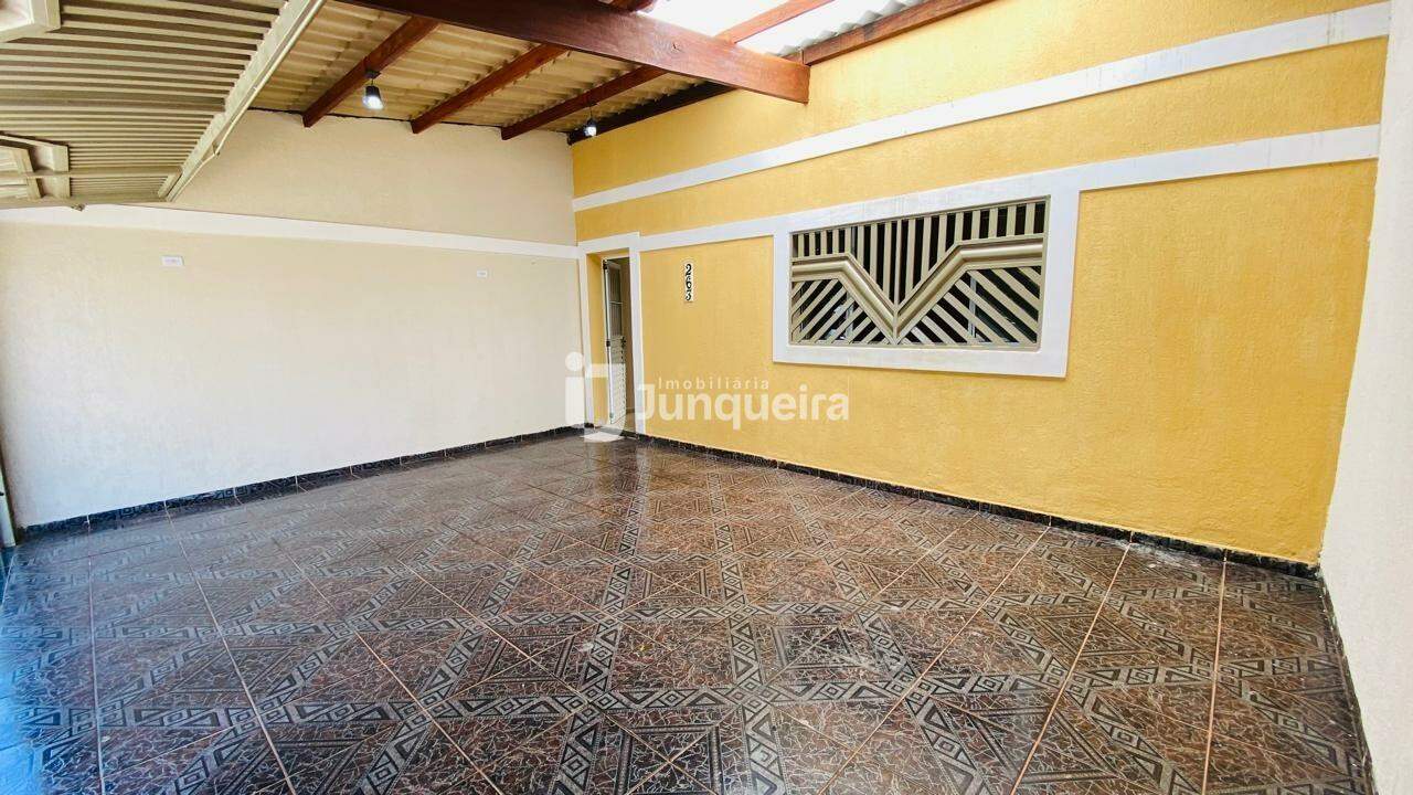 Casa à venda, 3 quartos, sendo 1 suíte, 2 vagas, no bairro Conjunto Residencial Mário Dedini em Piracicaba - SP
