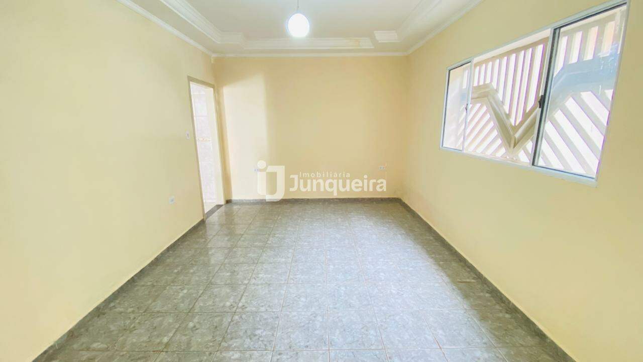 Casa à venda, 3 quartos, sendo 1 suíte, 2 vagas, no bairro Conjunto Residencial Mário Dedini em Piracicaba - SP