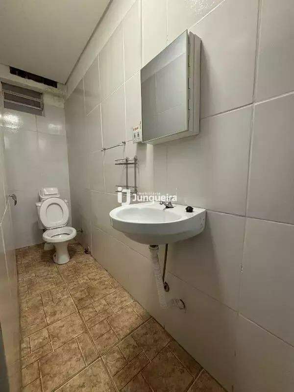 Casa para alugar, 3 quartos, sendo 1 suíte, 3 vagas, no bairro Centro em Piracicaba - SP