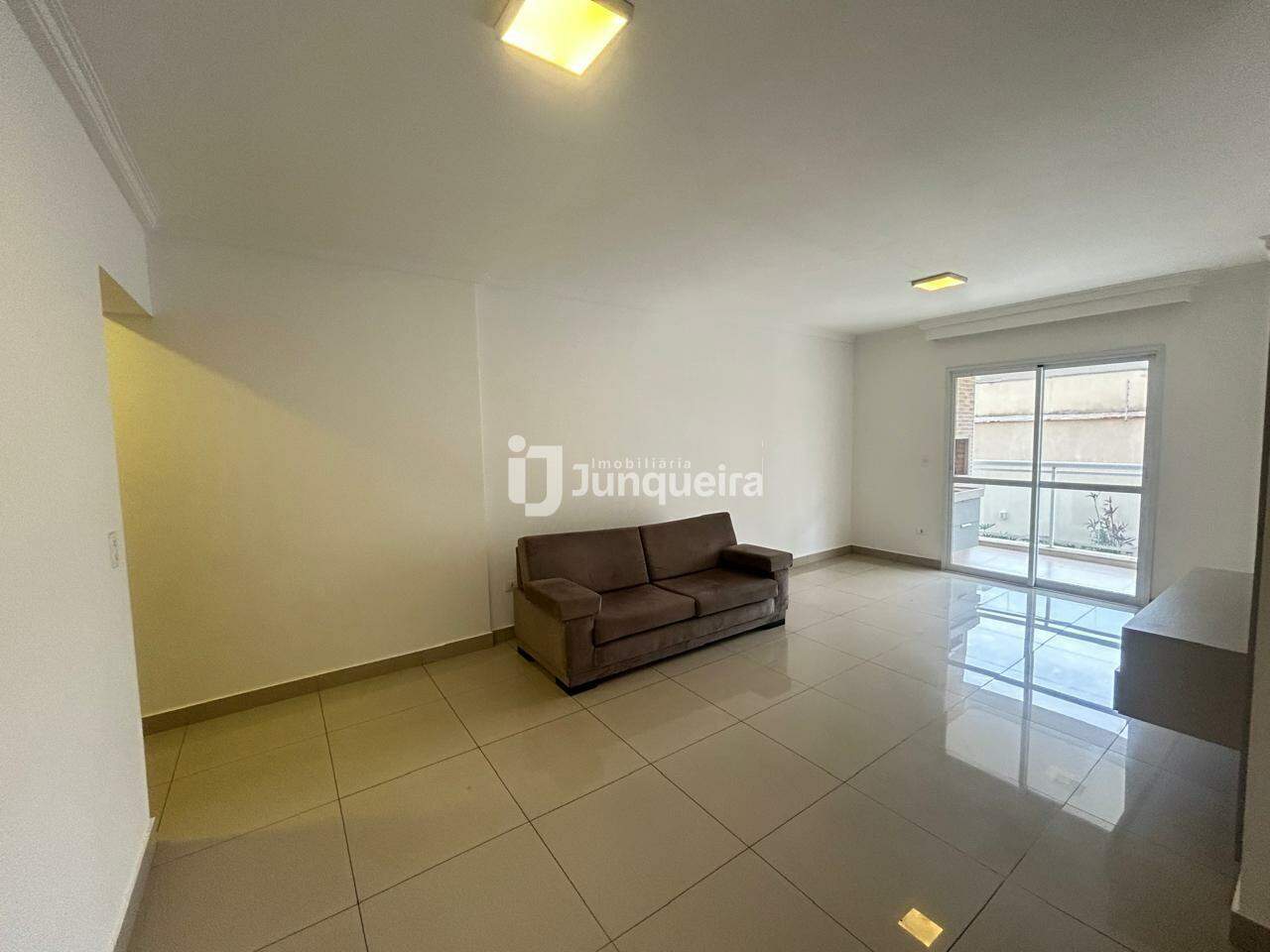 Apartamento à venda no San Victor, 3 quartos, sendo 1 suíte, 2 vagas, no bairro Cidade Alta em Piracicaba - SP