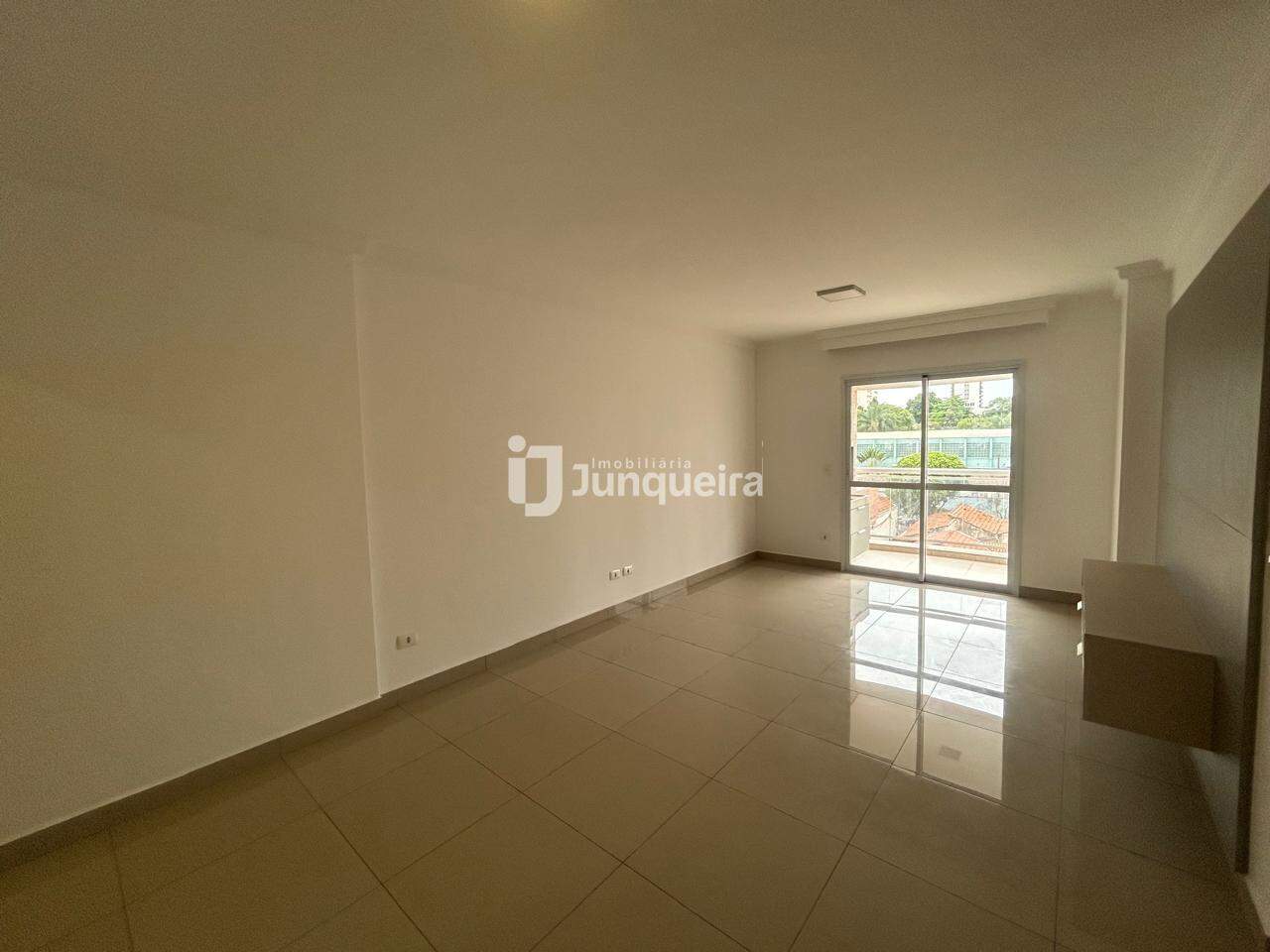 Apartamento à venda no San Victor, 3 quartos, sendo 1 suíte, 2 vagas, no bairro Cidade Alta em Piracicaba - SP