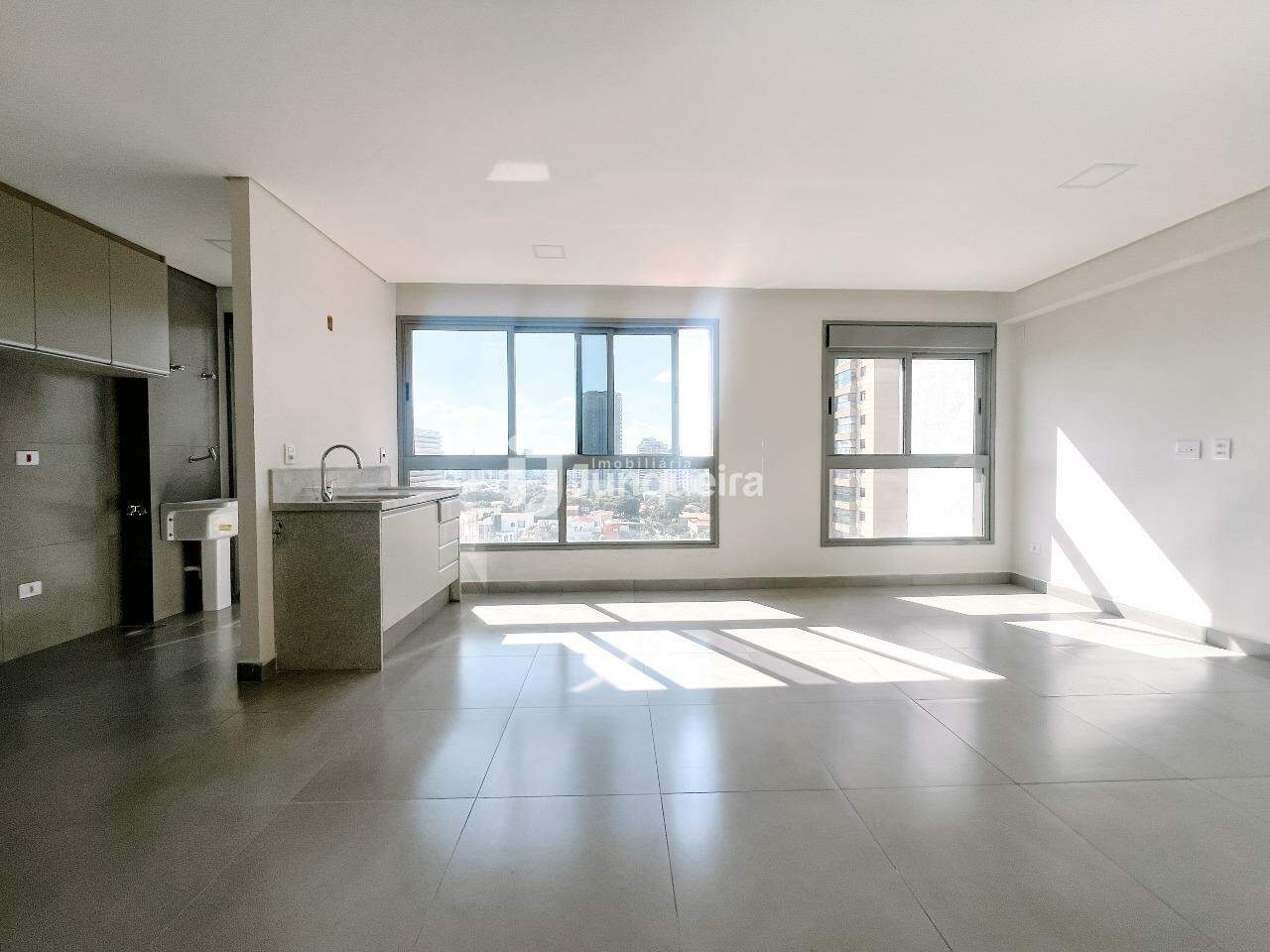 Apartamento à venda no Vista Queiroz, 2 quartos, sendo 2 suítes, 2 vagas, no bairro São Judas em Piracicaba - SP