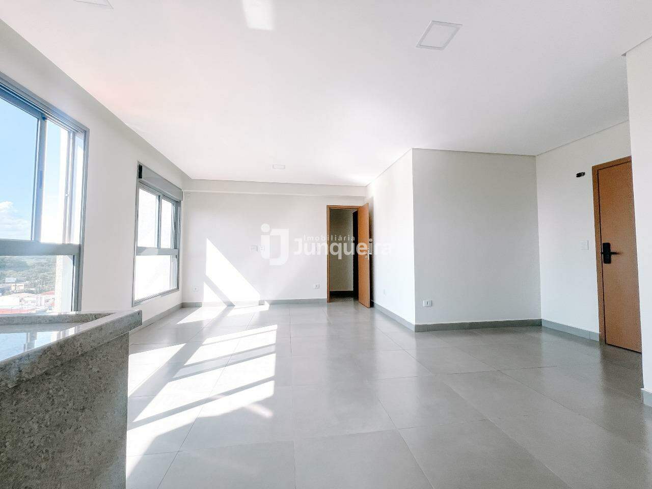 Apartamento à venda no Vista Queiroz, 2 quartos, sendo 2 suítes, 2 vagas, no bairro São Judas em Piracicaba - SP