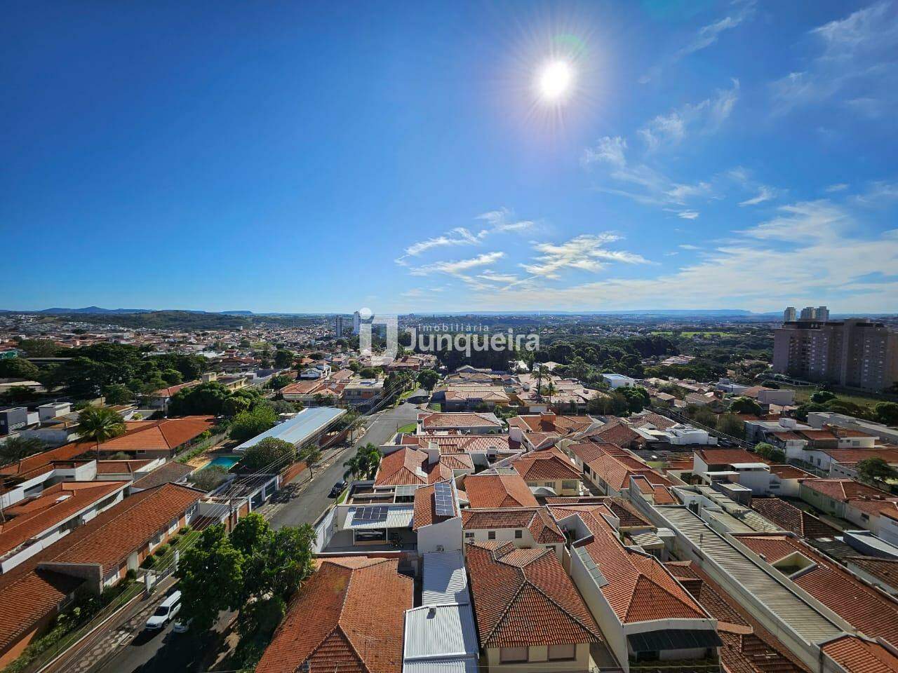 Apartamento à venda no Portal dos Frades , 3 quartos, sendo 1 suíte, 2 vagas, no bairro Centro em Piracicaba - SP