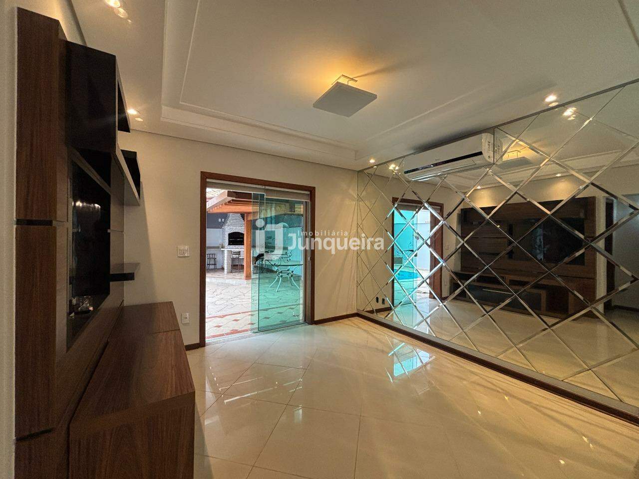 Casa em Condomínio à venda no Terras de Piracicaba IV, 3 quartos, sendo 1 suíte, 4 vagas, no bairro Terras de Piracicaba em Piracicaba - SP