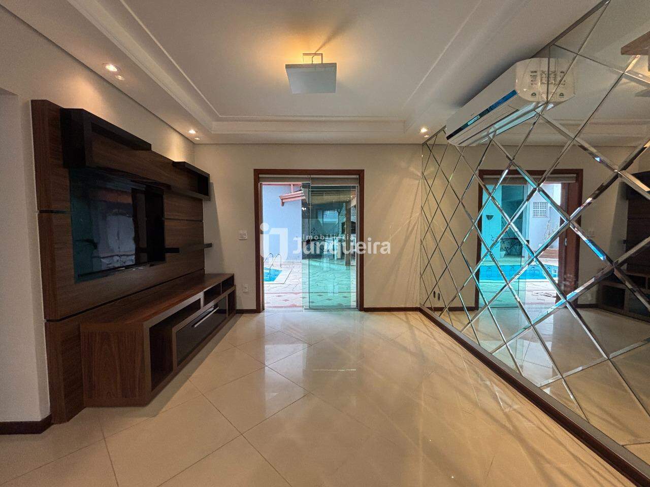 Casa em Condomínio à venda no Terras de Piracicaba IV, 3 quartos, sendo 1 suíte, 4 vagas, no bairro Terras de Piracicaba em Piracicaba - SP